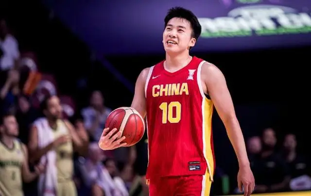郭士强带队考察新人，王俊杰回归，中国男篮集训名单分析