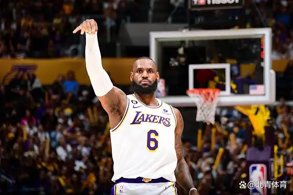 NBA季后赛附加赛场场硬仗：湖人利好消息不断，热火赢球还靠团队