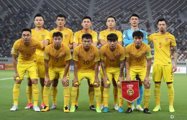国足12强赛评分：冯潇霆全勤无愧MVP 郑智定海神针